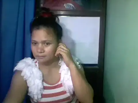 Lovelypinay26 online show from July 14, 2026, 1:52 am