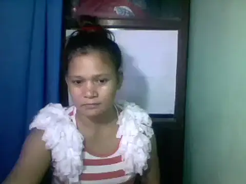 Lovelypinay26 online show from July 14, 2026, 2:05 am