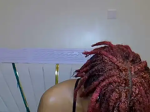 Petiteblossom online show from July 11, 2026, 8:06 am