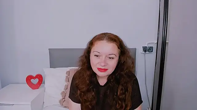 ElisabethLovee online show from July 8, 2026, 2:21 pm
