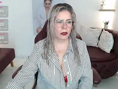 leylamia online show from July 9, 2026, 1:37 pm