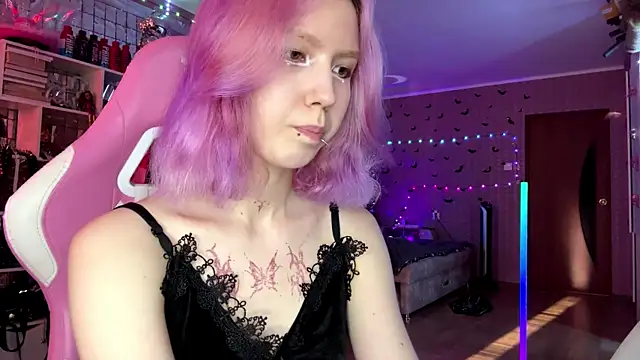 Snapshot of lonely_bunny chatting on July 12, 2026, 2:30 pm lonely bunny online show from July 12, 2026, 2:30 pm