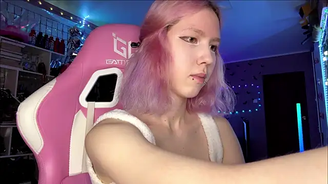 Snapshot of lonely_bunny chatting on July 17, 2026, 1:18 pm lonely bunny online show from July 17, 2026, 1:18 pm