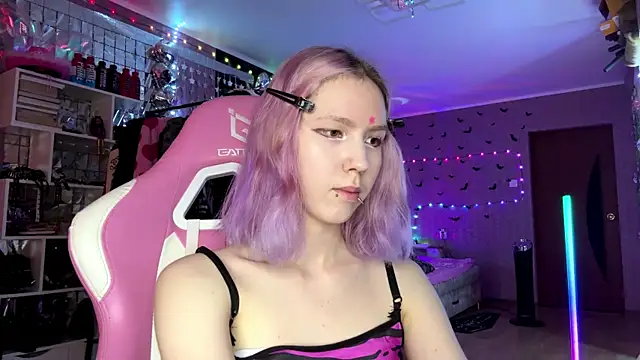 Snapshot of lonely_bunny chatting on July 22, 2026, 2:42 pm lonely bunny online show from July 22, 2026, 2:42 pm