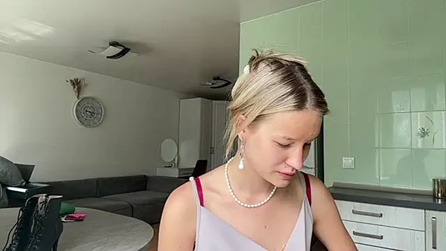 CryBaabyy online show from July 13, 2026, 9:23 am