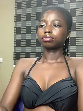 Snapshot of petiteebonyxx chatting on July 15, 2026, 8:14 pm petiteebonyxx online show from July 15, 2026, 8:14 pm
