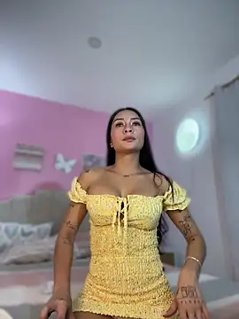 sofiasirena online show from July 14, 2026, 2:05 am