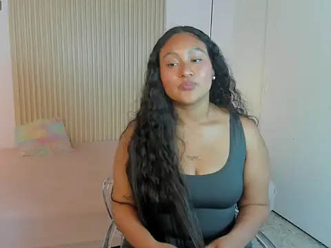 SerenaFordd online show from July 14, 2026, 8:47 pm