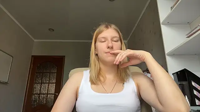 RollingSweet online show from July 22, 2026, 6:27 am