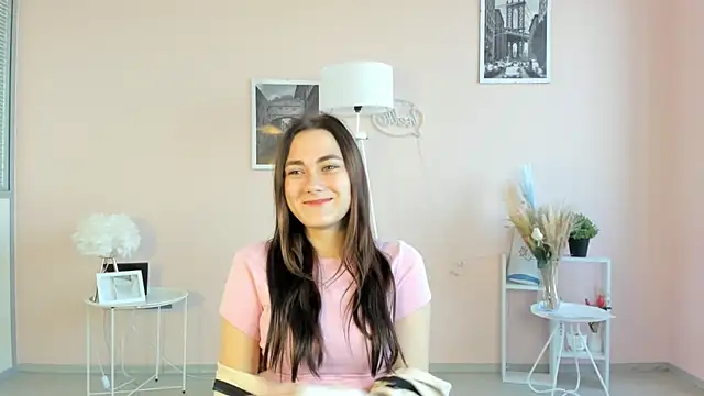 MarcellePiwowar online show from July 20, 2026, 7:22 am