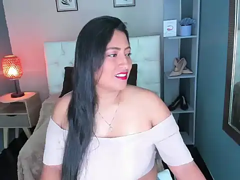 MoanaXMoon online show from July 21, 2026, 6:43 pm