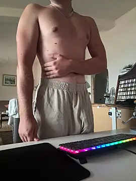 Lucas Macdick online show from July 24, 2026, 4:21 am