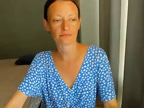 Snapshot of VelvetZara chatting on July 23, 2026, 12:14 pm VelvetZara online show from July 23, 2026, 12:14 pm