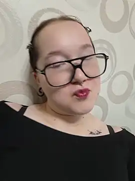 FionaDior online show from July 24, 2026, 3:10 pm