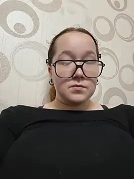 FionaDior online show from July 28, 2026, 6:20 pm