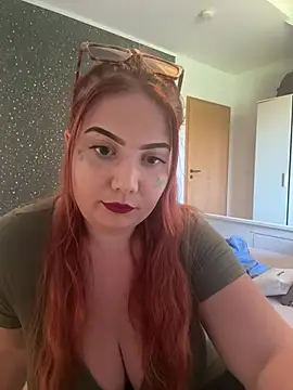 HotLari online show from July 24, 2026, 12:03 pm