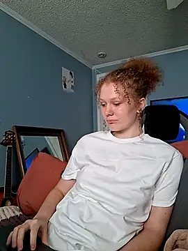 Snapshot of MaddieBoo1 chatting on July 22, 2026, 4:10 pm MaddieBoo1 online show from July 22, 2026, 4:10 pm