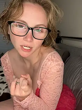 Kat peachyy26 online show from July 25, 2026, 12:20 am