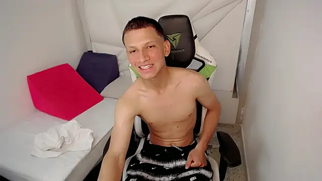 Luca twinkk online show from July 27, 2026, 10:28 pm