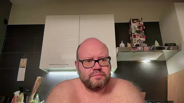 Snapshot of theitalianbear chatting on June 16, 2026, 1:52 am theitalianbear online show from June 16, 2026, 1:52 am