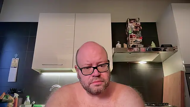 Snapshot of theitalianbear chatting on July 4, 2026, 3:24 am theitalianbear online show from July 4, 2026, 3:24 am