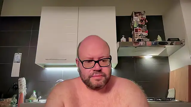Snapshot of theitalianbear chatting on July 12, 2026, 2:35 am theitalianbear online show from July 12, 2026, 2:35 am