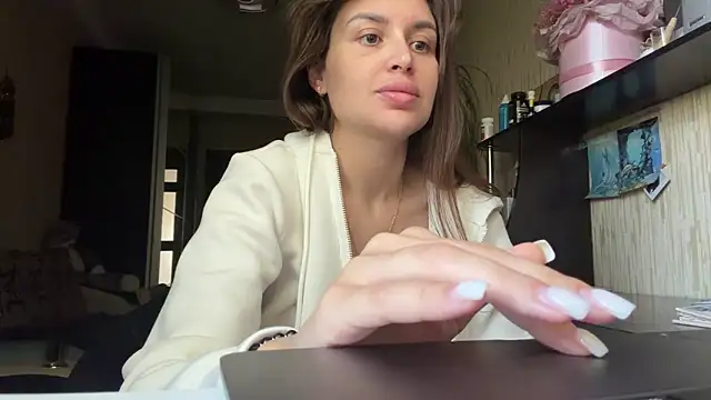 miss fleur online show from August 1, 2026, 3:17 am
