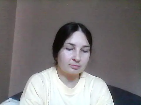 Kirahugme online show from August 5, 2026, 1:58 pm