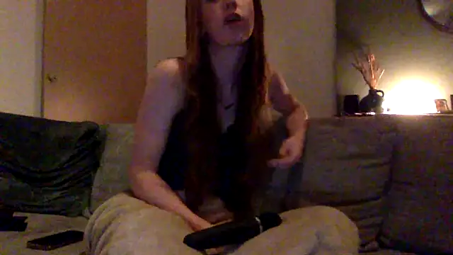 Snapshot of itsyourqueen chatting on August 6, 2026, 9:28 pm itsyourqueen online show from August 6, 2026, 9:28 pm
