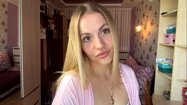 Snapshot of CelineBetzel chatting on August 3, 2026, 6:45 am CelineBetzel online show from August 3, 2026, 6:45 am