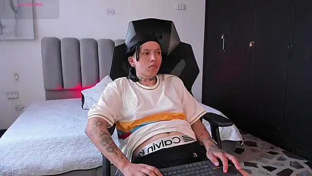 SamBlaze  online show from August 3, 2026, 12:54 pm