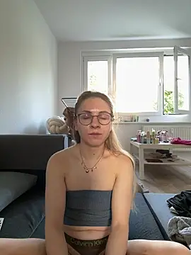 Amelie wild online show from August 2, 2026, 3:54 pm