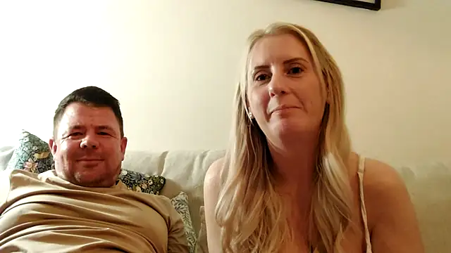 Elegant Erin online show from August 5, 2026, 8:33 pm