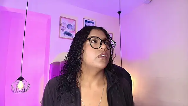 Snapshot of Afroditaa_19 chatting on August 3, 2026, 7:50 pm Afroditaa 19 online show from August 3, 2026, 7:50 pm