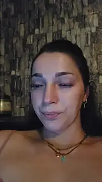 Leila kisses online show from August 2, 2026, 4:44 am