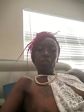 Snapshot of Arielwett21 chatting on August 1, 2026, 2:27 pm Arielwett21 online show from August 1, 2026, 2:27 pm