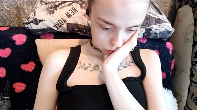 CaraDelevingnee online show from August 4, 2026, 3:03 pm