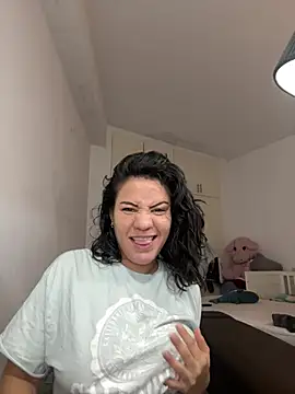 katyfox69 online show from August 3, 2026, 12:43 pm