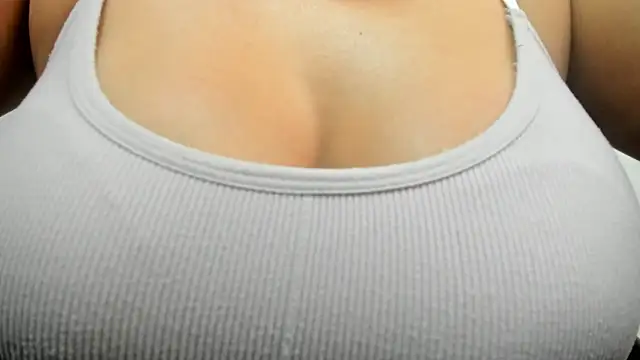 Emilia Betancourt0923 online show from August 8, 2026, 3:03 pm