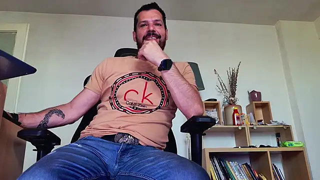 ChrisKox online show from May 27, 2026, 3:47 am