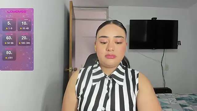 ReyleDoll online show from July 23, 2026, 7:23 pm