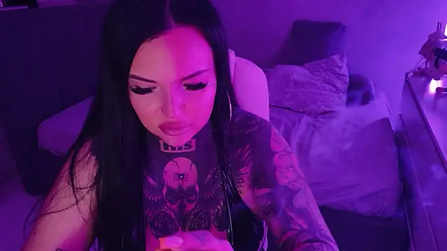  MelinaCurves  online show from June 7, 2026, 12:37 am