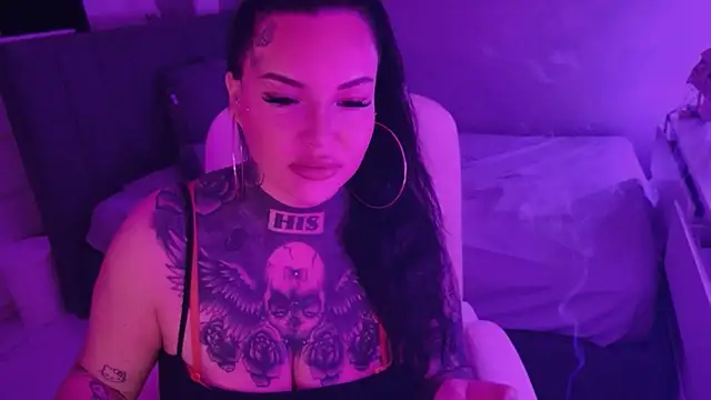  MelinaCurves  online show from June 7, 2026, 8:12 pm