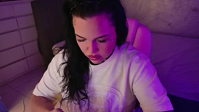  MelinaCurves  online show from July 19, 2026, 8:12 pm