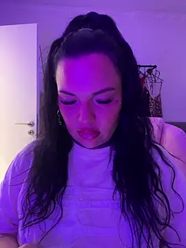  MelinaCurves  online show from July 27, 2026, 11:01 pm