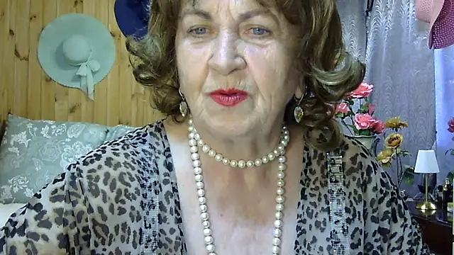 Emma52610 online show from June 18, 2026, 11:36 am
