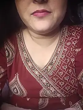 naughtymadam online show from June 26, 2026, 6:18 am