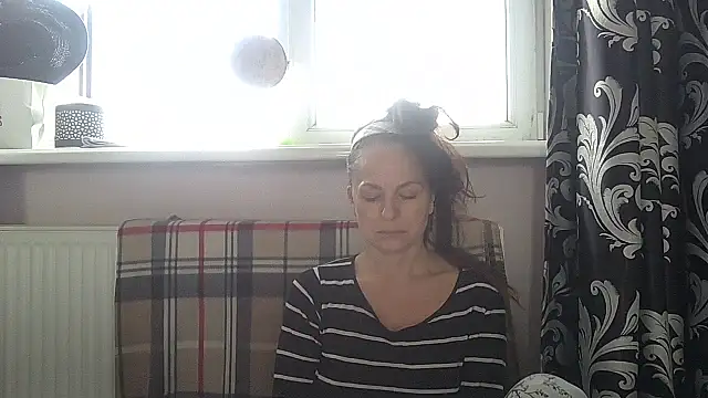LindaStarS online show from April 24, 2026, 5:10 am