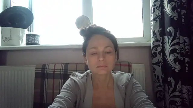 LindaStarS online show from April 29, 2026, 5:06 pm