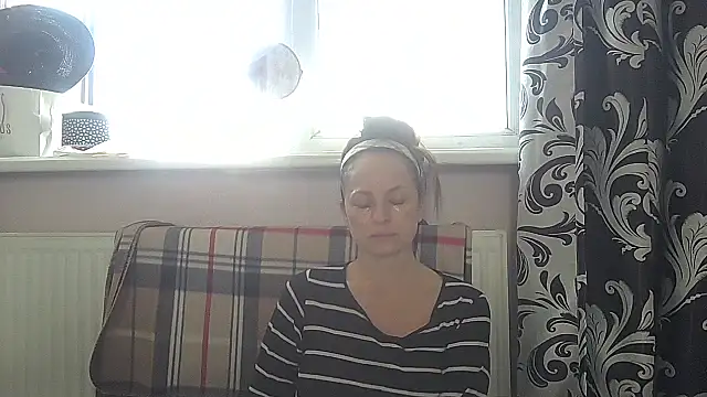 LindaStarS online show from May 3, 2026, 7:58 am